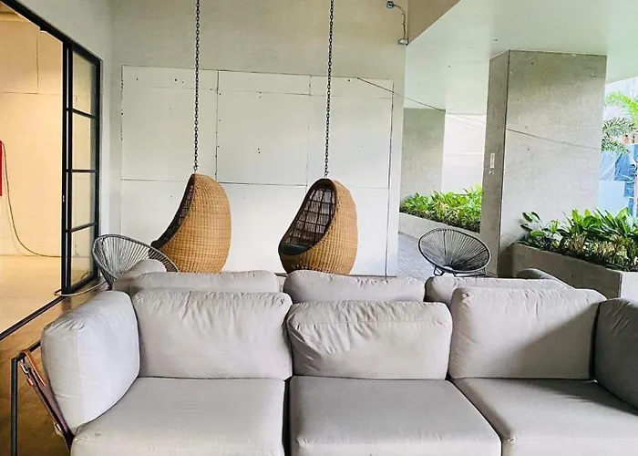 Cozy Couple's Getaway - The Median *